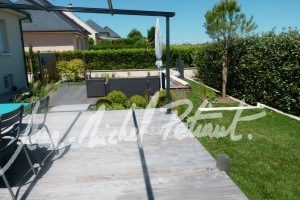 Terrasse avec système de store