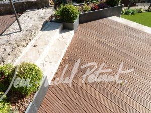 Jardin aménagé à la place d'un ancien poulailler